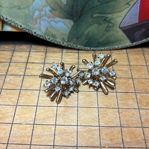 J. Crew Earrings 1”x1.5” Clear Crystal Gem Gold Starburst Fireworks GUC Elegant - Picture 4 of 9